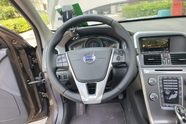 Used Volvo XC60 2014 T5 Zhiya Edition Steering Wheel
