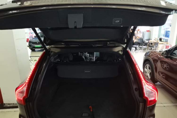Used Volvo XC60 2014 T5 Zhiyi Edition Trunk