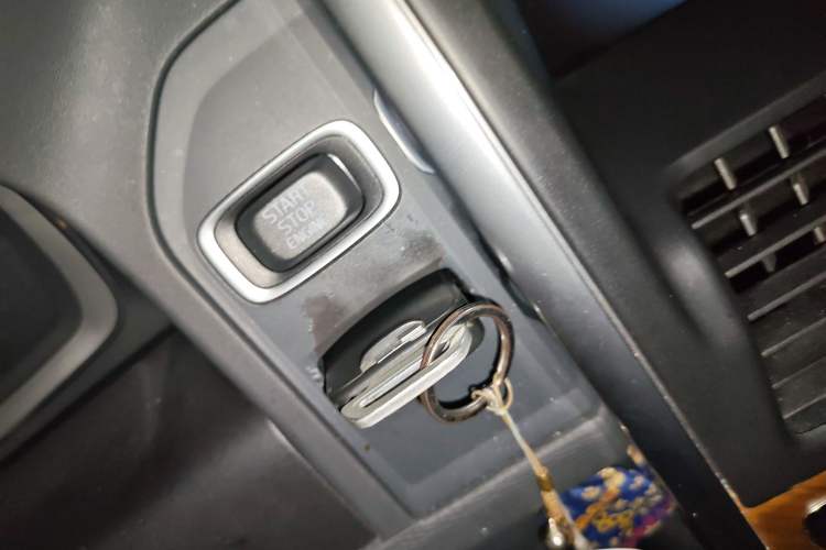Used Volvo XC60 2014 Facelift T5 Zhiyi Edition Vehicle Key
