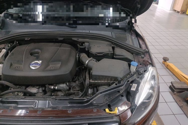 Used Volvo XC60 2014 Restyled T5 Zhiya Edition Engine Bay Left