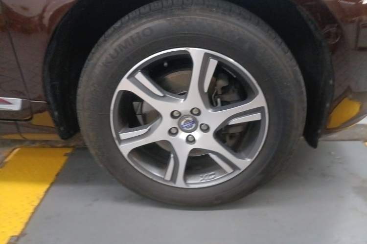 Used Volvo XC60 2014 Restyled T5 Zhiya Edition Right Front Wheel Hub