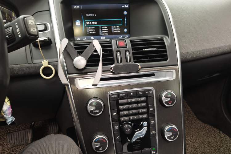 Used Volvo XC60 2014 T5 Zhiyi Edition Audio And AC Panel