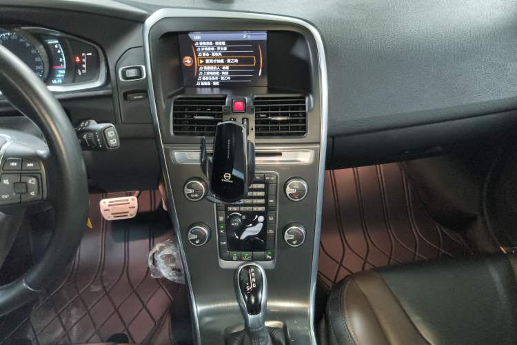 Used Volvo XC60 2014 T5 Zhiya Edition Audio And AC Panel