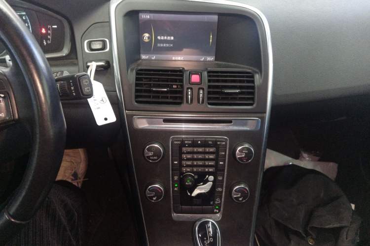 Used Volvo XC60 2014 T6 Smart Edition Audio And AC Panel