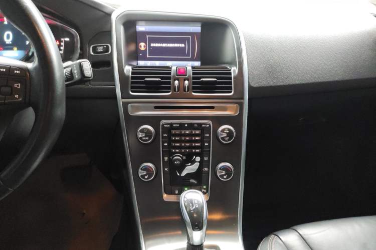 Used Volvo XC60 2014 T5 Zhiya Edition Audio And AC Panel