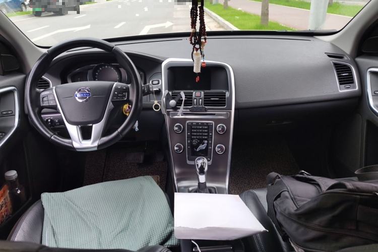 Used Volvo XC60 2014 T5 Zhiyi Edition Center Console