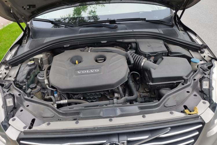 Used Volvo XC60 2014 T5 Zhiyi Edition Engine Bay