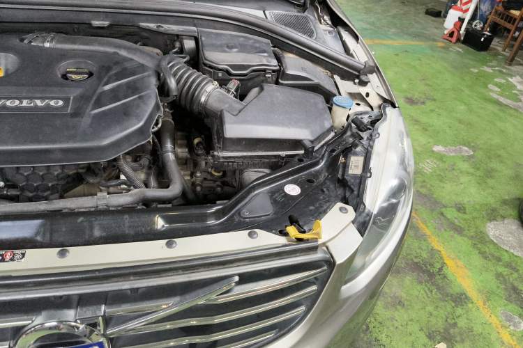 Used Volvo XC60 2014 T5 Zhiya Edition Engine Bay Left