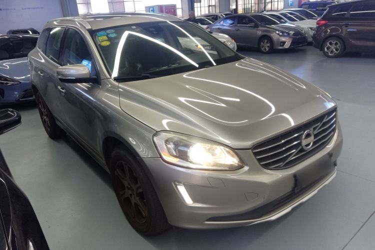 Used Volvo XC60 2014 T6 Smart Edition Front Right 45 Deg
