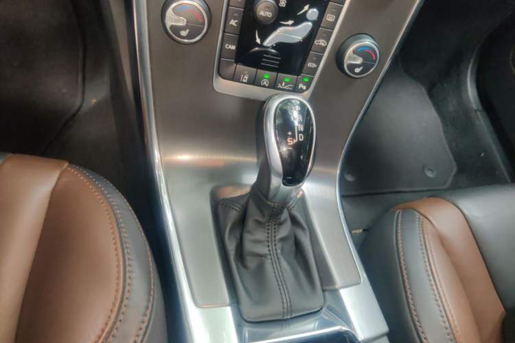 Used Volvo XC60 2014 Restyled T5 Zhiya Edition Gear Lever
