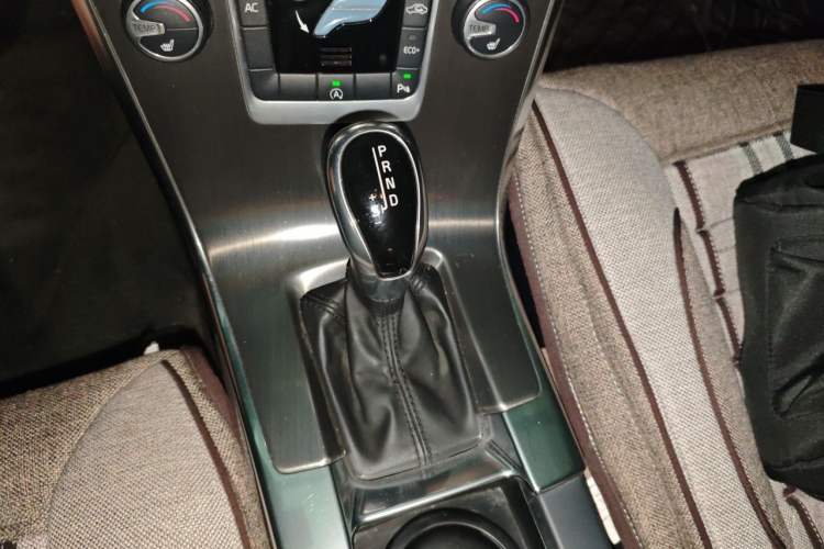 Used Volvo XC60 2014 Facelift T5 Zhiyi Edition Gear Lever