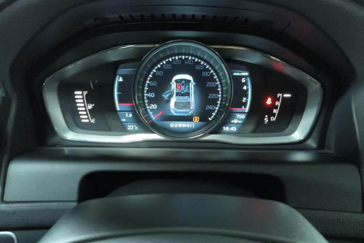 Used Volvo XC60 2014 T5 Zhiya Edition Instrument Cluster