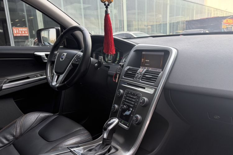 Used Volvo XC60 2014 T5 Zhiya Edition Interior 2
