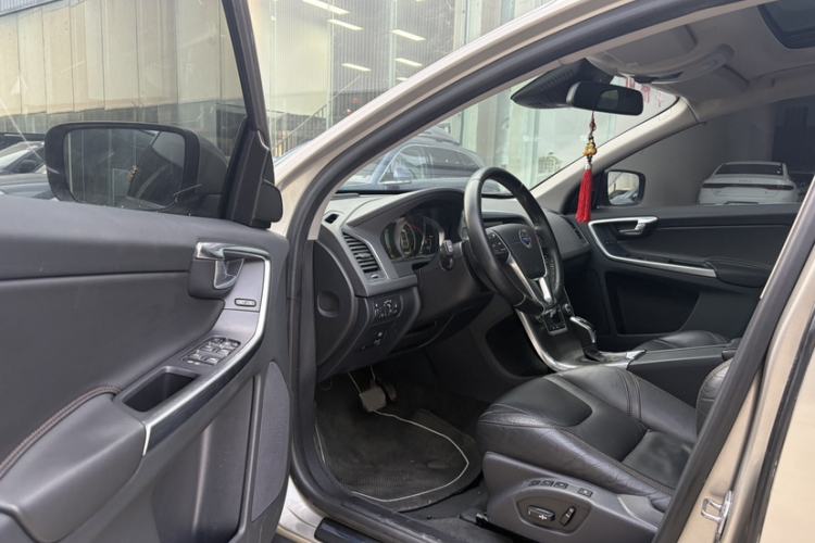 Used Volvo XC60 2014 T5 Zhiya Edition Interior 4
