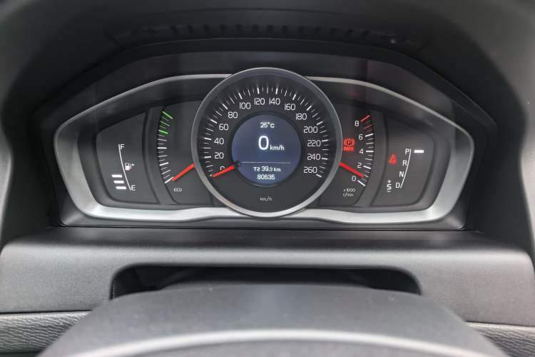 Used Volvo XC60 2014 T5 Zhiyi Edition Odometer Close Up