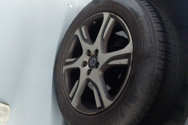 Used Volvo XC60 2014 T6 Smart Edition Right Rear Wheel Hub