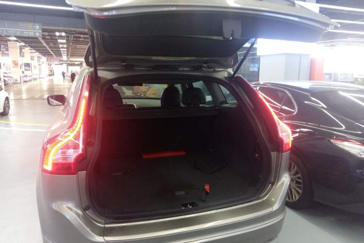 Used Volvo XC60 2014 T6 Smart Edition Trunk