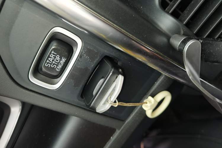 Used Volvo XC60 2014 T5 Zhiyi Edition Vehicle Key
