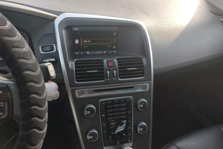 Used Volvo XC60 2014 Facelift T5 Zhiyi Edition Audio And AC Panel