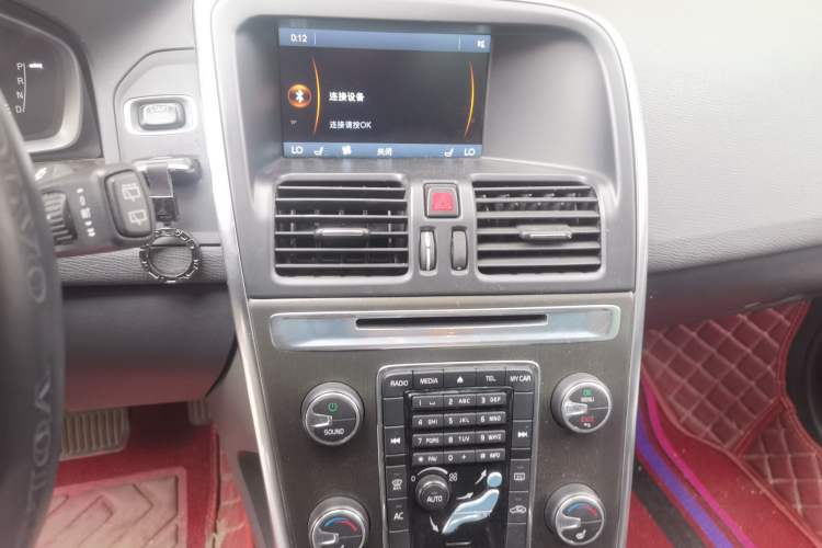 Used Volvo XC60 2014 T5 Zhiyi Edition Audio And AC Panel