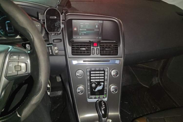 Used Volvo XC60 2014 Facelift T5 Zhiyi Edition Audio And AC Panel