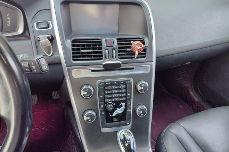 Used Volvo XC60 2014 T5 Zhiyi Edition Audio And AC Panel