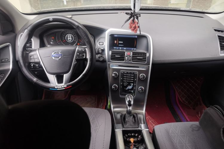 Used Volvo XC60 2014 T5 Zhiyi Edition Center Console