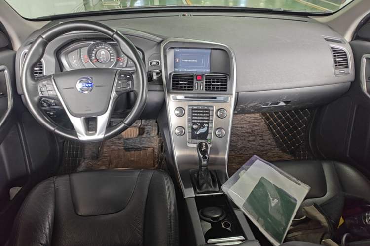 Used Volvo XC60 2014 T5 Zhiyi Edition Center Console