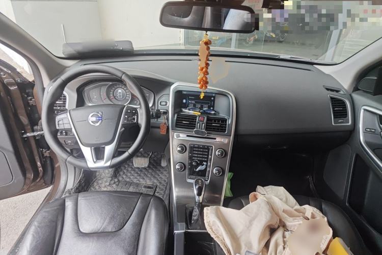 Used Volvo XC60 2014 T5 Zhiyi Edition Center Console