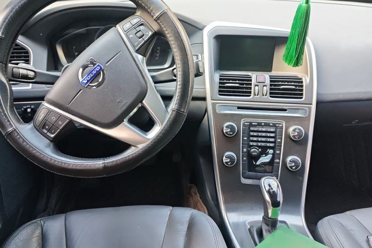 Used Volvo XC60 2014 T5 Zhiyi Edition Center Console