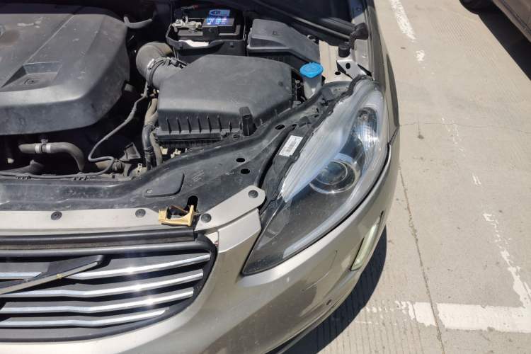 Used Volvo XC60 2014 Restyled T5 Zhiya Edition Engine Bay Left