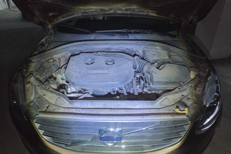 Used Volvo XC60 2014 T5 Zhiyi Edition Engine Bay