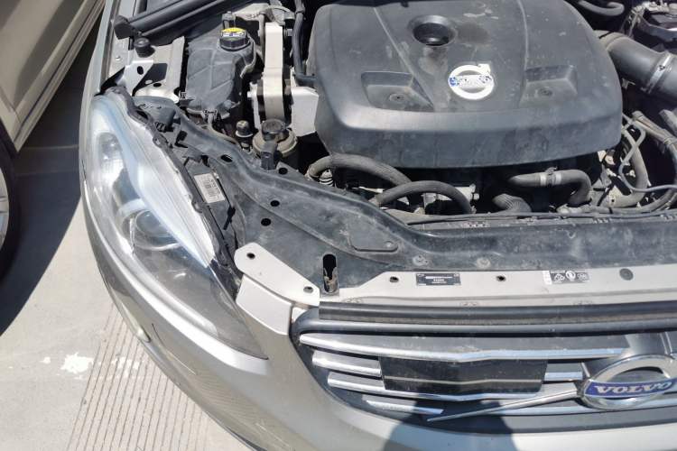Used Volvo XC60 2014 Restyled T5 Zhiya Edition Engine Bay Right
