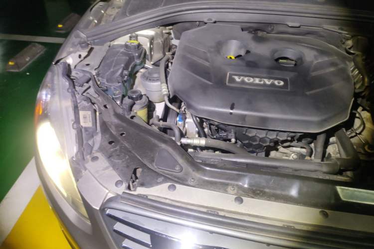 Used Volvo XC60 2014 T5 Zhiya Edition Engine Bay Right