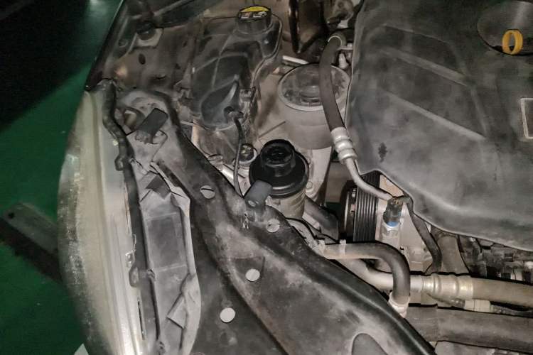 Used Volvo XC60 2014 T5 Zhiyi Edition Engine Bay Right