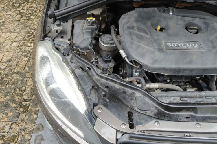 Used Volvo XC60 2014 T5 Zhiyi Edition Engine Bay Right