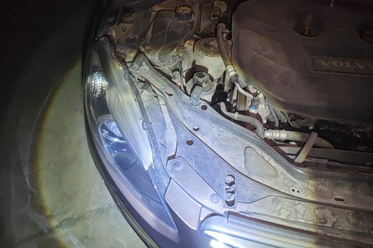 Used Volvo XC60 2014 T5 Zhiyi Edition Engine Bay Right