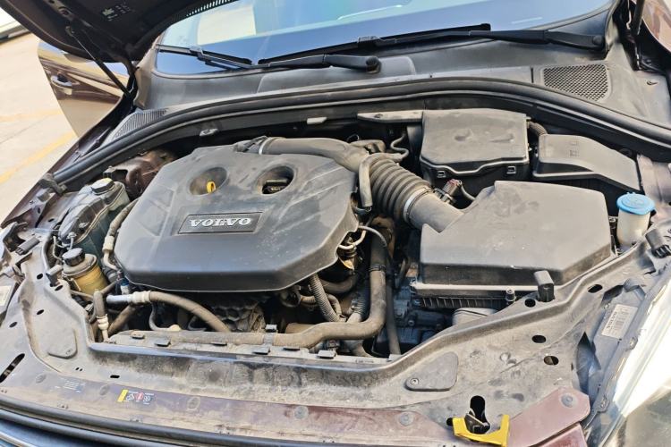 Used Volvo XC60 2014 T5 Zhiyi Edition Engine Bay