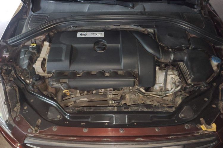 Used Volvo XC60 2014 T6 Zhiyi Edition Engine Bay
