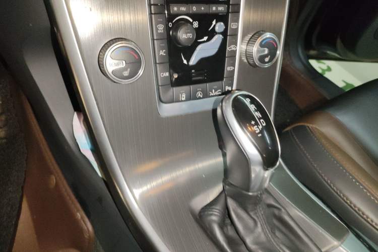Used Volvo XC60 2014 Restyled T5 Zhiya Edition Gear Lever