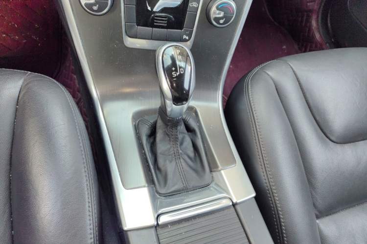 Used Volvo XC60 2014 T5 Zhiyi Edition Gear Lever