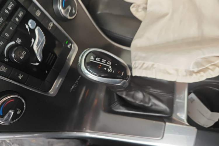 Used Volvo XC60 2014 T5 Zhiyi Edition Gear Lever