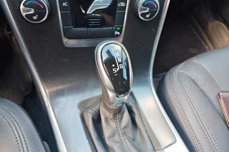 Used Volvo XC60 2014 T5 Zhiyi Edition Gear Lever