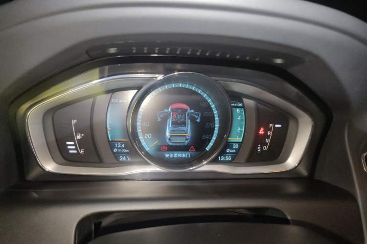 Used Volvo XC60 2014 T5 Zhiya Edition Instrument Cluster