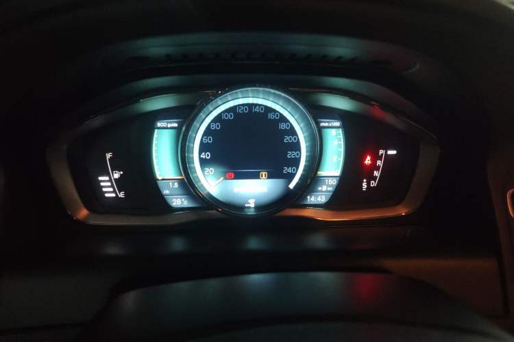 Used Volvo XC60 2014 T6 Zhiyi Edition Instrument Cluster
