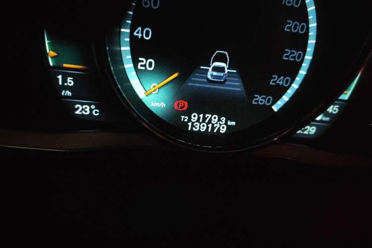 Used Volvo XC60 2014 Facelift T5 Zhiyi Edition Odometer Close Up