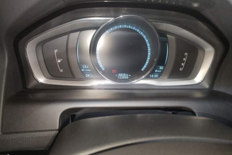 Used Volvo XC60 2014 T5 Zhiya Edition Odometer Close Up