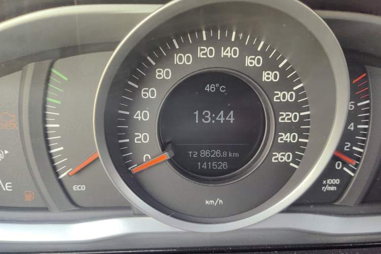 Used Volvo XC60 2014 T5 Zhiyi Edition Odometer Close Up