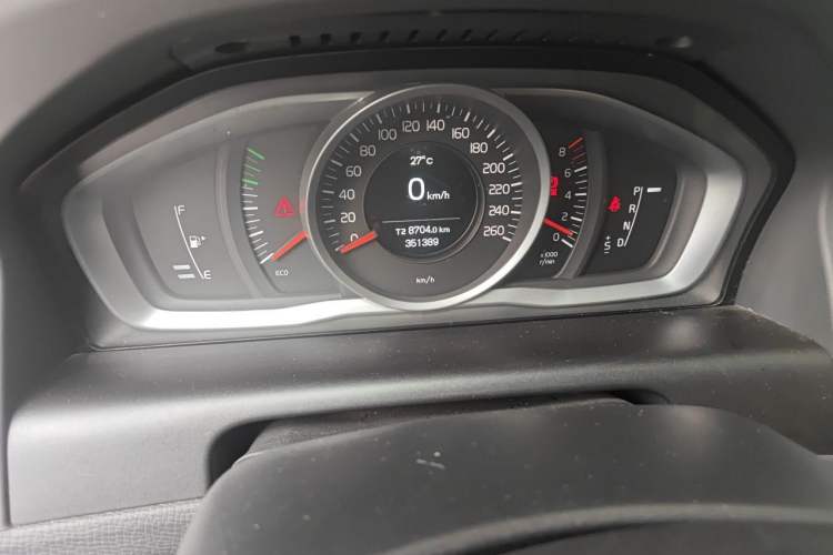 Used Volvo XC60 2014 T5 Zhiyi Edition Odometer Close Up