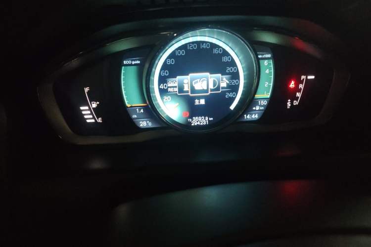 Used Volvo XC60 2014 T6 Zhiyi Edition Odometer Close Up